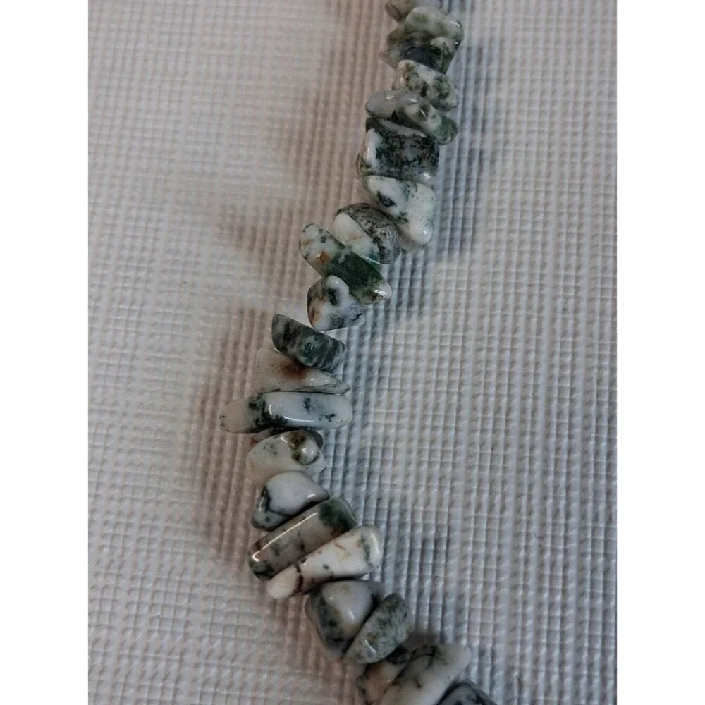 Green and White Moss Tree Agate Polished Rough Cut Chip Stone Beads Necklace